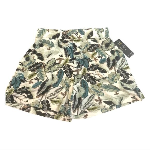 Tropical Patterned Shorts  - Picture 1 of 4